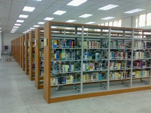 1509931788132562.jpg 流程雙柱雙面木護(hù)駕書架.jpg